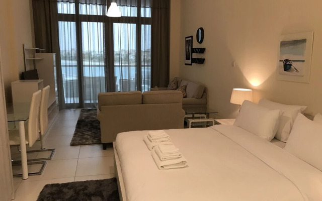 Yanjoon Holiday Homes - Palm Views