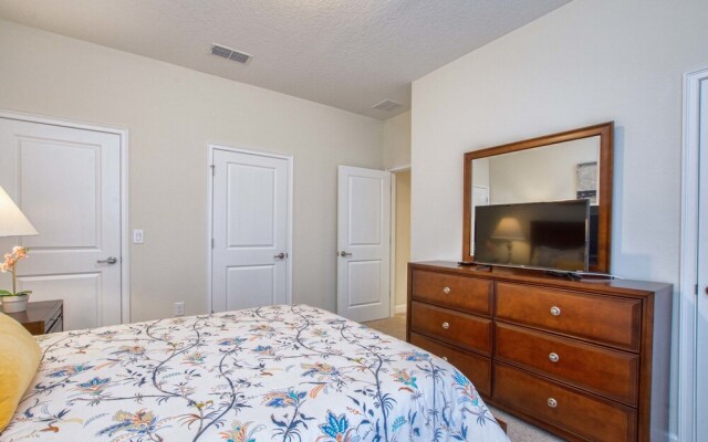 Storey Lake 4 Bedroom Townhome w Splashpool - 1624ST