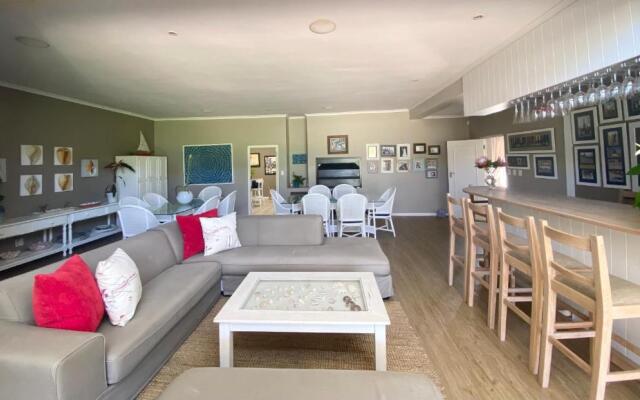 19th Hole Guest Lodge