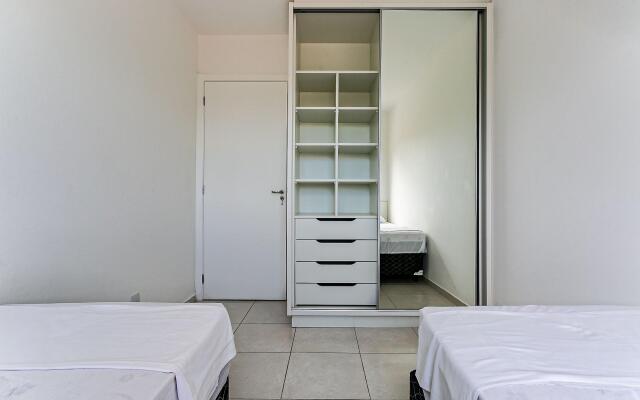 Apto com churrasqueira e sacada RPC306