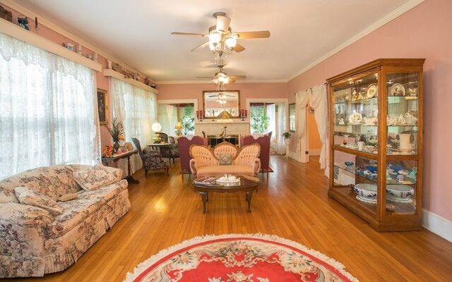 Magnolia Inn Bed & Breakfast