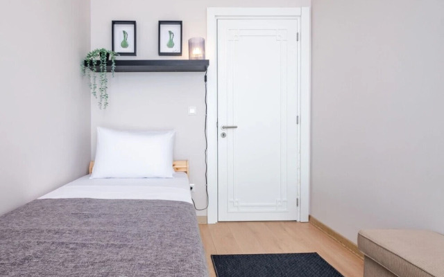 Sleek Flat in Kagithane With Terrace