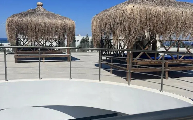 Hermes Penthouse Apartment With Mountain View
