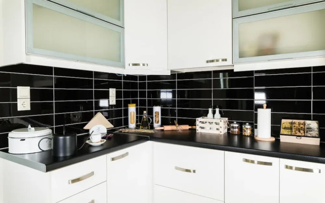 Thresh Apartments Airport by Airstay