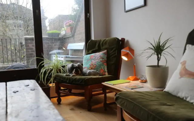 Trendy Notting Hill 1 Bedroom Apartment With Balcony