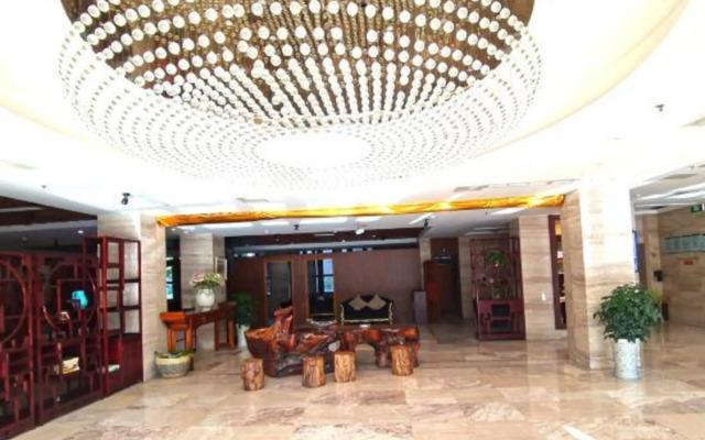 The Four Seasons of Riverview Hotel
