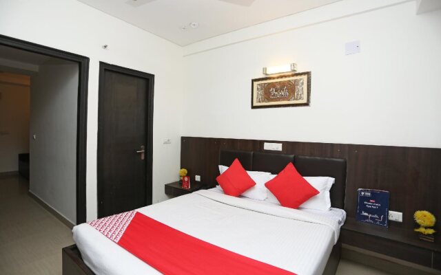 Shree Naman Guest House by OYO Rooms