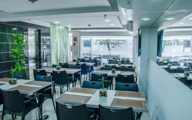 Hotel Laureles Plaza