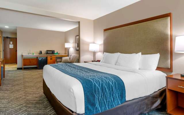 Comfort Inn & Suites Mountain Iron and Virginia