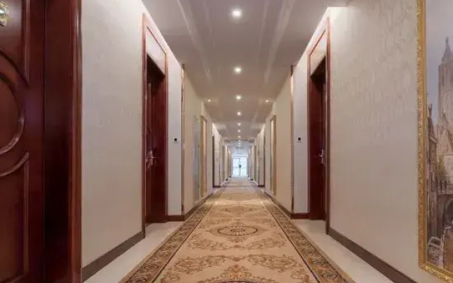 Vienna International Hotel (Shenzhen Cooperation Zone)
