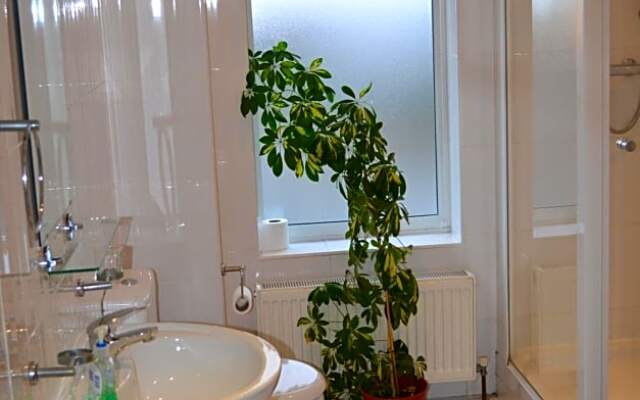 Annies Guest House
