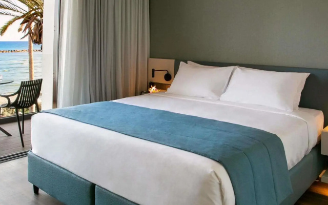Mercure Larnaca Beach Resort