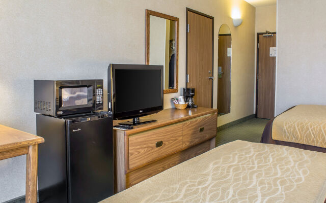 Quality Inn at Collins Road - Cedar Rapids