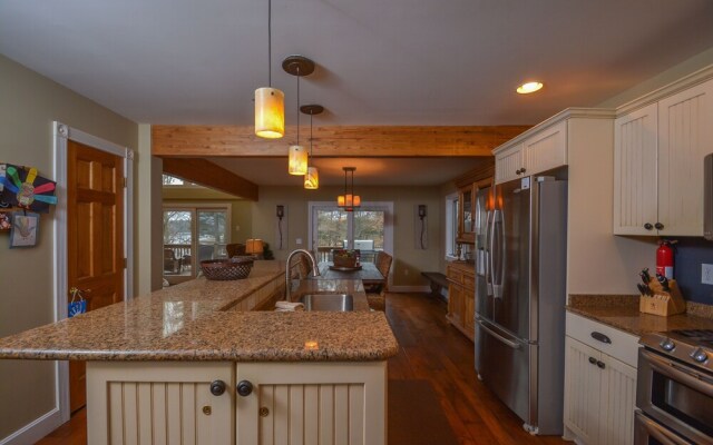 Lakeside Story 6 Bedroom House