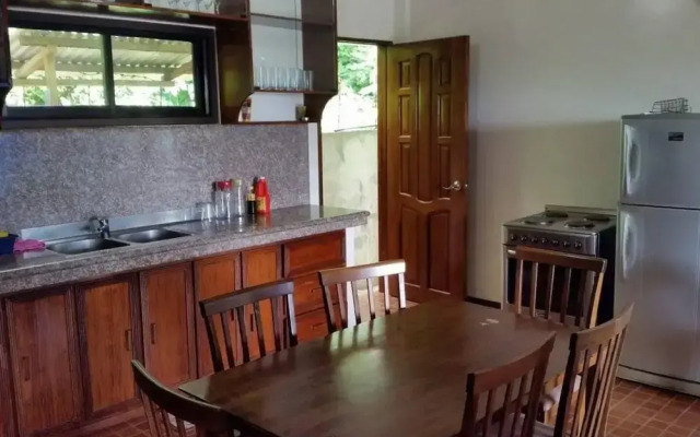 Whitehouse Travel inn Sm Tabinay