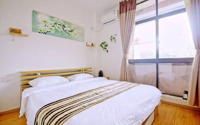 Yinjiangnan Xishui Zhijian Themed Inn