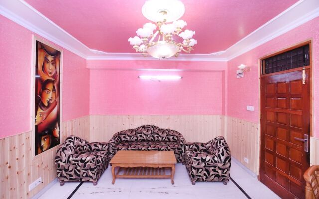OYO 10411 Home Family Suite Panthaghati Shimla