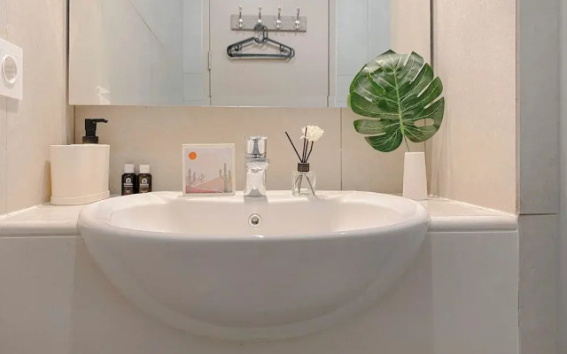Chic 1BR Apartment at Menara Jakarta Kemayoran