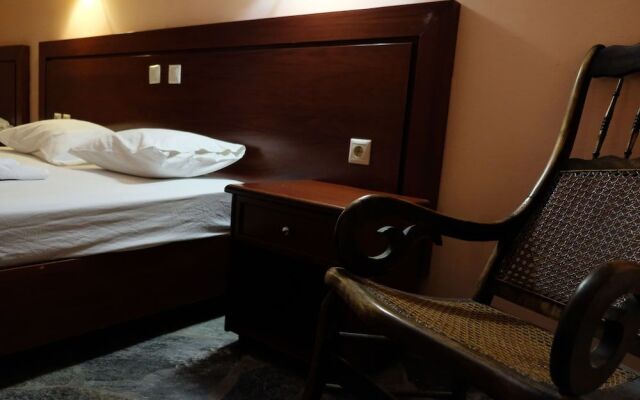 Hotel Rovies