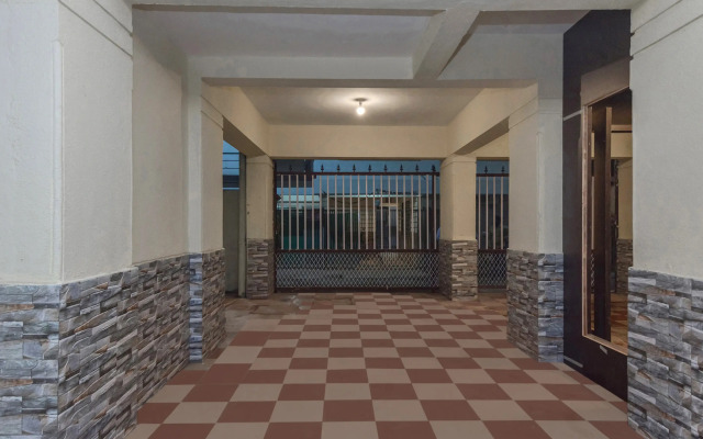 OYO 19162 Flagship Narayan Nagar