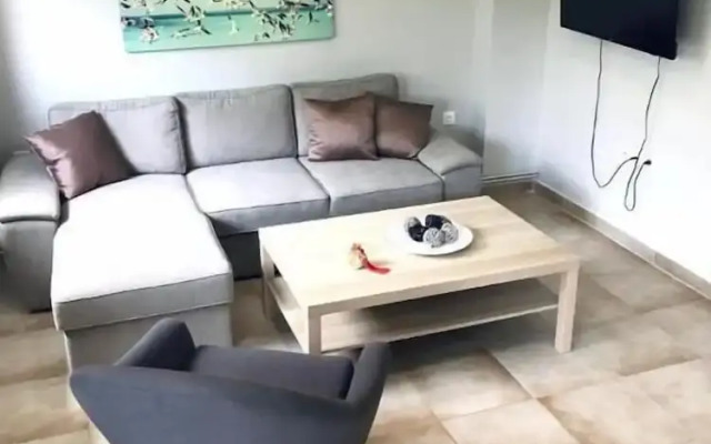 Charming Apartment in Faliro
