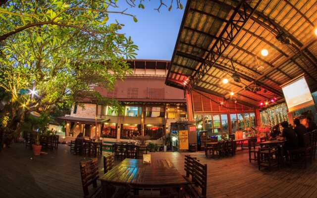 Narakul Resort Hotel