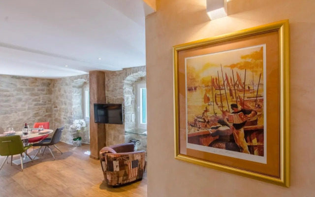 Luxury Apt Petra in 400 year old stone house 4+2