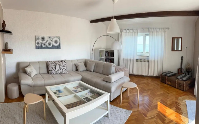 House Demaro