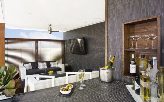 Dream South Beach, by Hyatt