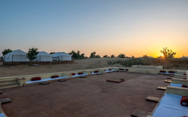 Rajwada Desert Camp by Park Tree