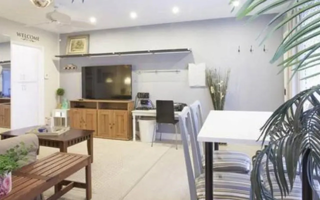 Apt 1331 East 7th St