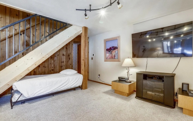 Red Feather 5 Bedroom Home by Redawning