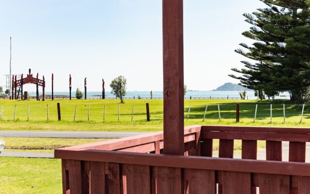 Waitangi Beach Bach 30A
