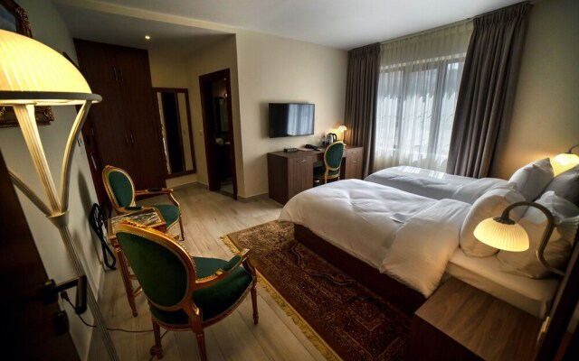 Khan Khediwe Hotel