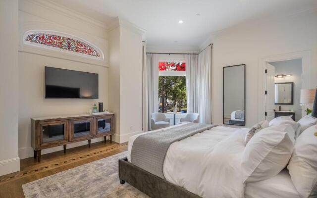 The George Luxury Boutique Inn
