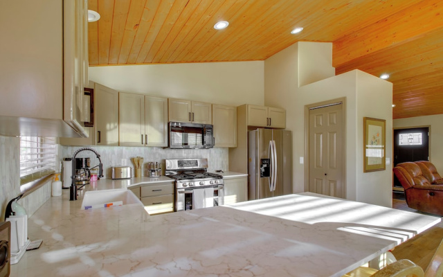 Walk to Cabriolet Lift! 3,600-sq-ft Family Home