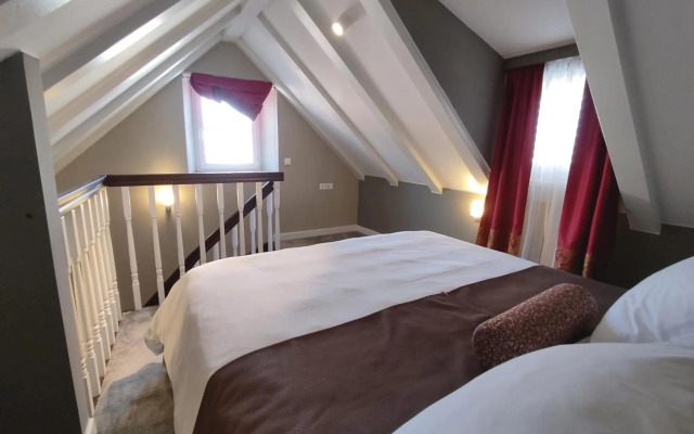 XII Century Heritage Hotel