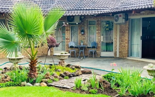 Palms Lodge