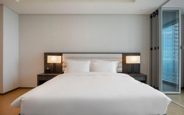 Ycollection-Superb Ocean View Suite
