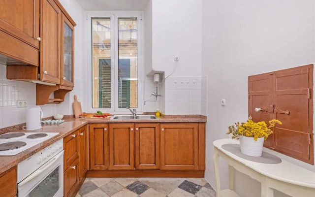 City Buzz Apartment by Irundo