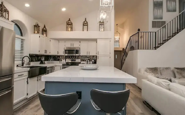 Fully Renovated Kierland Retreat W/pool & 4-bdrms!