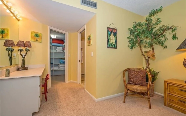 Sea Oats 221 2 Bedroom Home by RedAwning