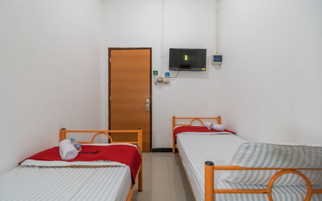 RedDoorz near Terminal Bubulak Bogor