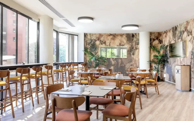 Holiday Inn Madrid-piramides