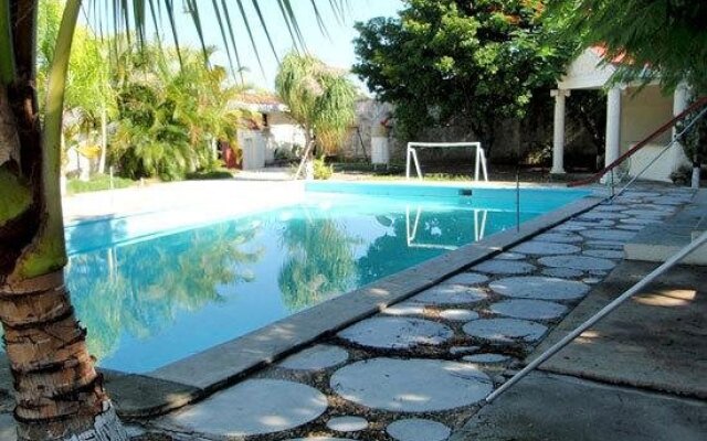 Autel Jardines