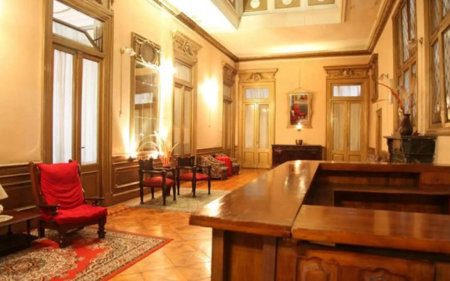 Hotel Reina