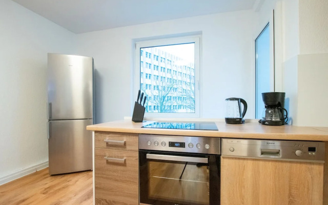 Comfortable Large Center Apartment