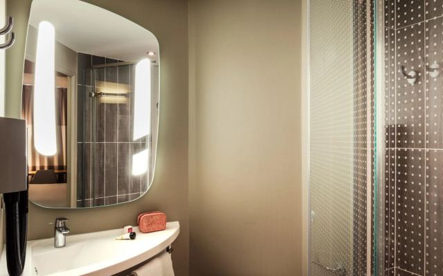 ibis Saint Quentin En Yvelines Velodrome