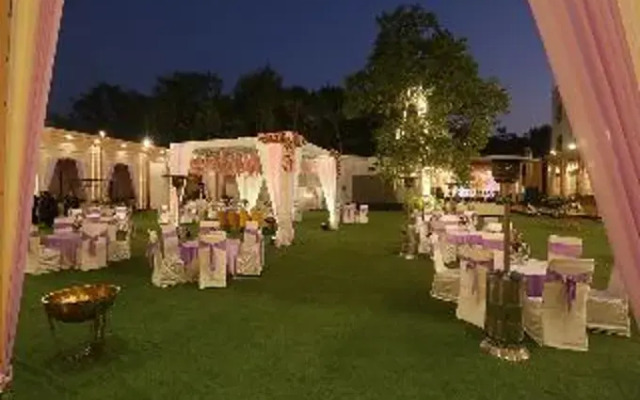 Hotel Luxe Opera NH8 – 7km from IGI Airport Delhi