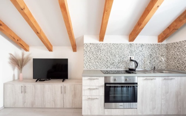 A5 - Spacious apt With the sea View & use of Pool